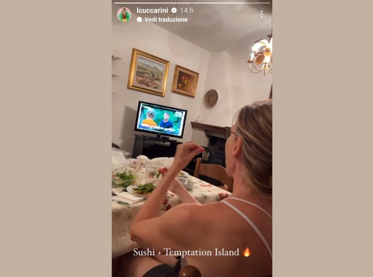 Lorella Cuccarini guarda Temptation Island