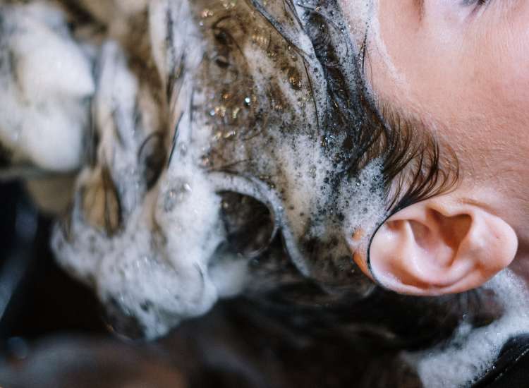 Come eliminare i capelli dallo scarico