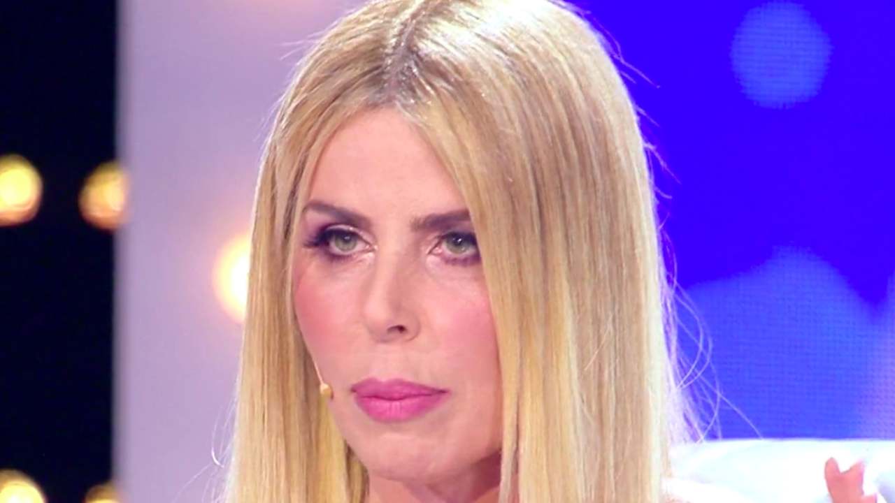 Loredana Lecciso è furiosa, caos in casa