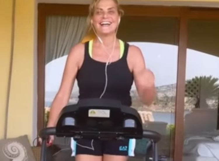 Simona Ventura ama molto lo sport