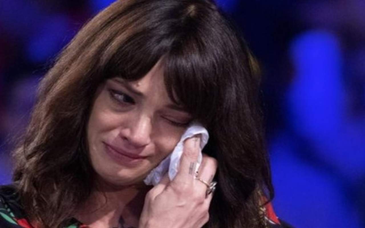 La picchiava, lacrime amare per Asia Argento