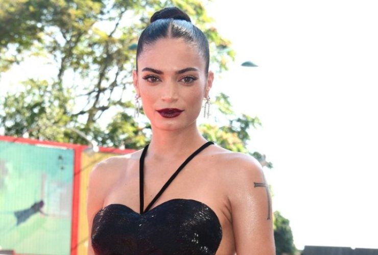 Elodie colpita a bruciapelo
