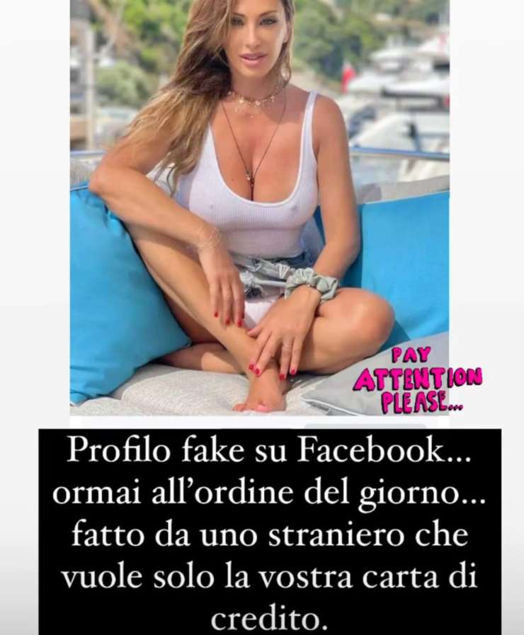 Storia Instagram di Sabrina Salerno in cui sbugiarda il fake