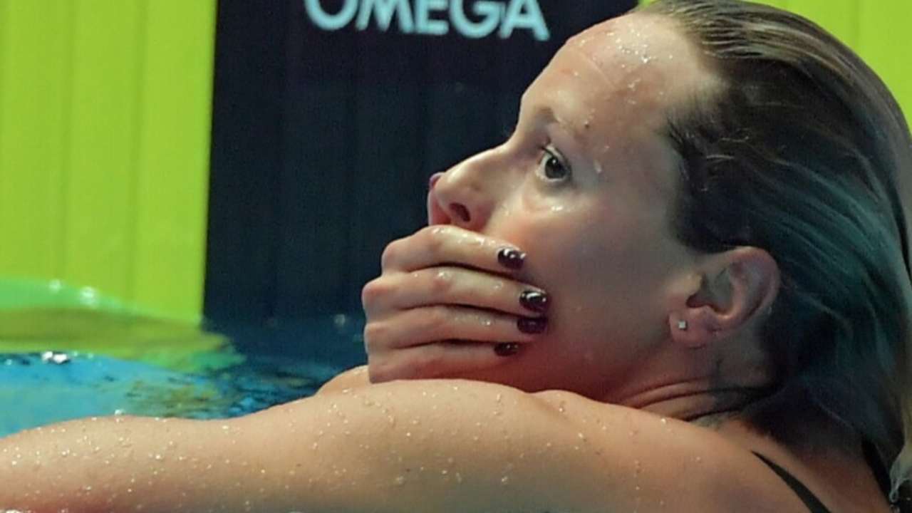 Federica Pellegrini beccata a baciarsi con un altro