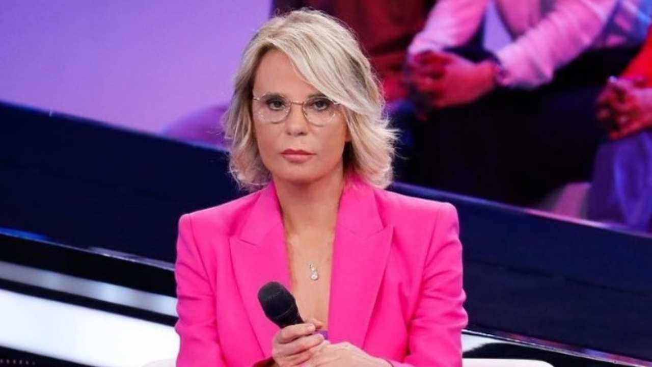 Lei torna ma non lo trova guai per Maria De Filippi