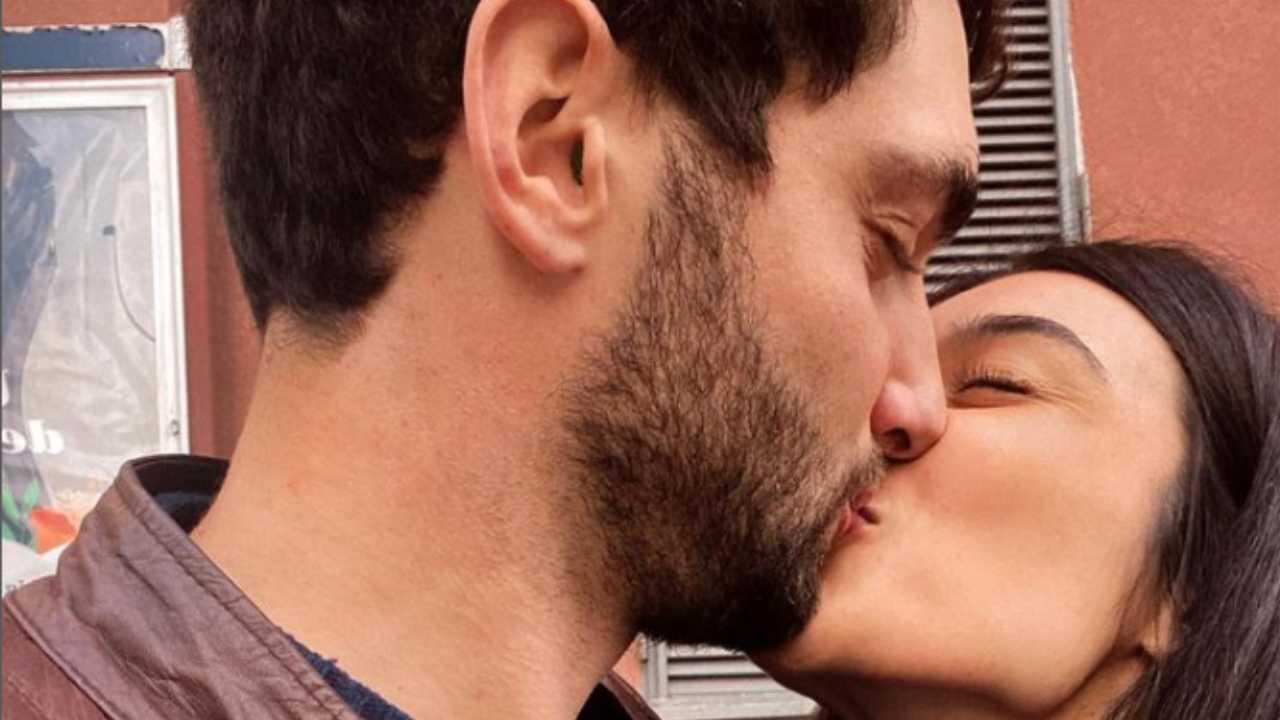 Bomba Un Posto Al Sole: Todos se volvieron locos en el set de «Se van a casar»