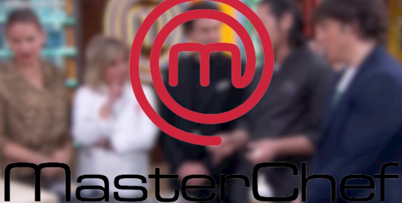 Orrore MasterChef: il giudice assaggia e poi sputa. Umiliazione totale  --- (Fonte immagine: https://www.belligea.it/wp-content/uploads/2023/10/MasterChef-belligea.it_.jpg)