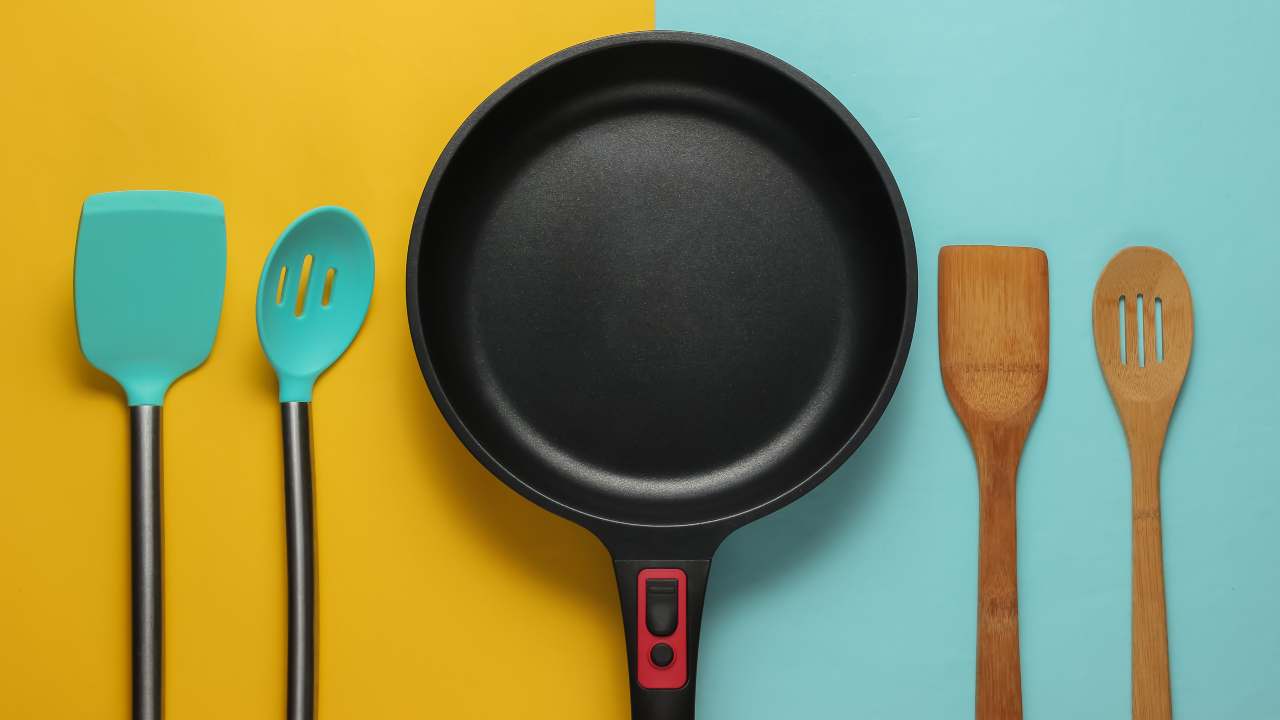 Controlla il fondeo della padella