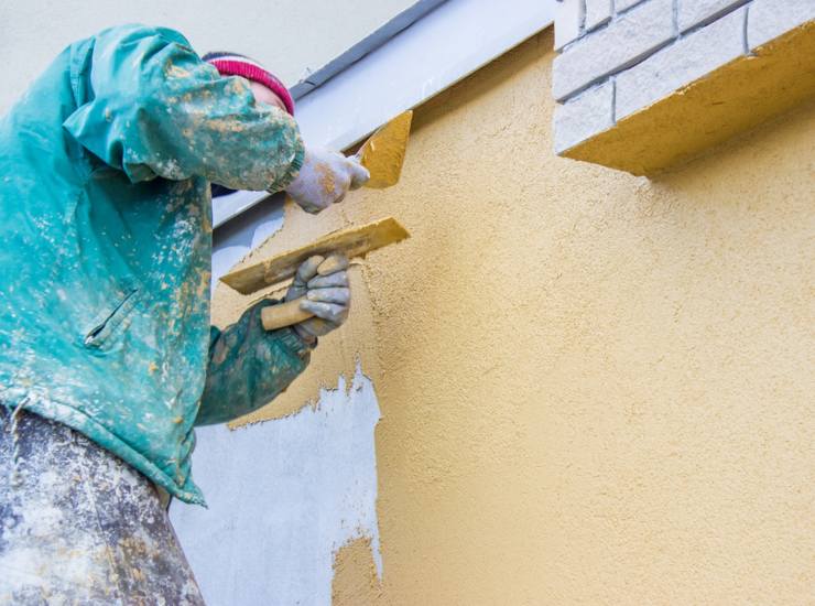 Un po' di stucco e passa la paura - belligea.it