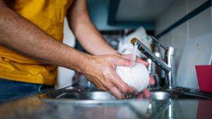 Lavare i piatti: quanto ci costa? - belligea.it